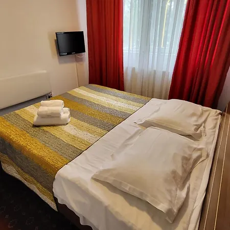 Aparthotel Boutique Global Braşov Esterno foto