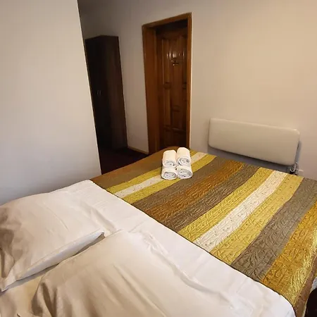 Aparthotel Boutique Global Braşov Esterno foto